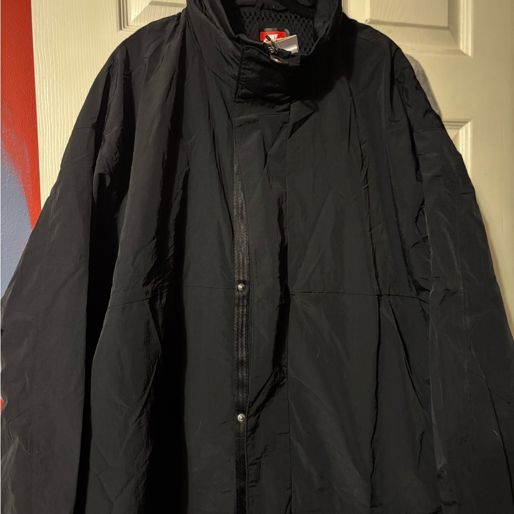 Nike Men's Black Windbreaker Jacket